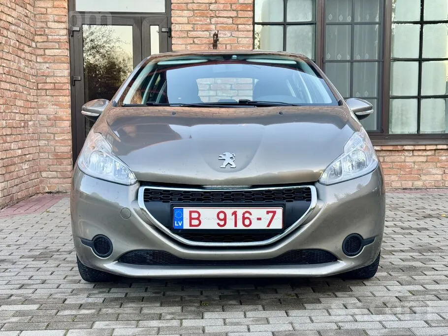 Peugeot 208 2013 photo 3
