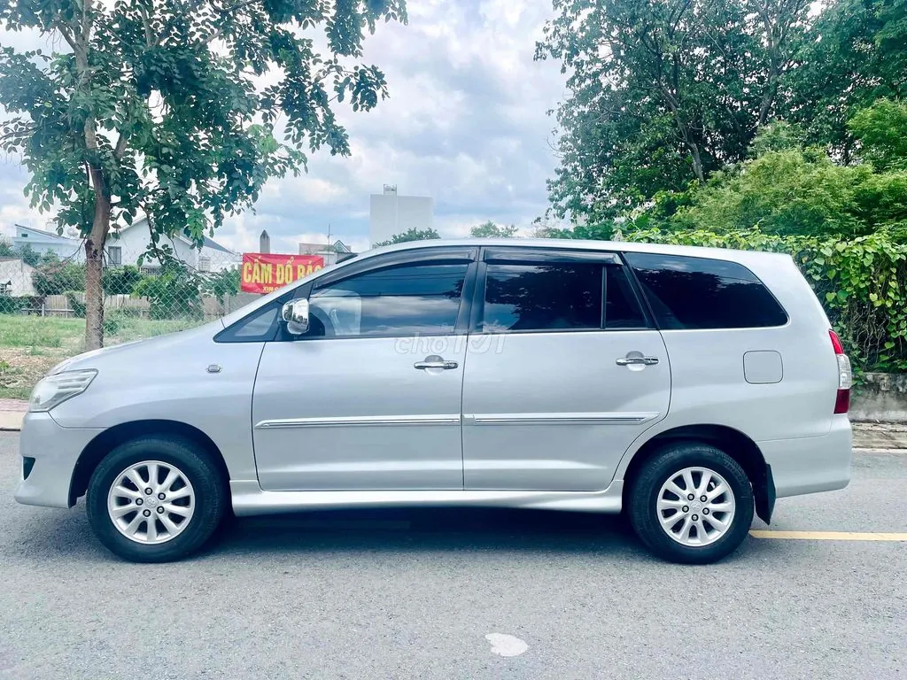 Toyota Innova 2012 photo 4