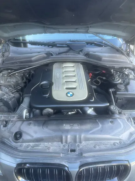 BMW 530D 2004 photo 2