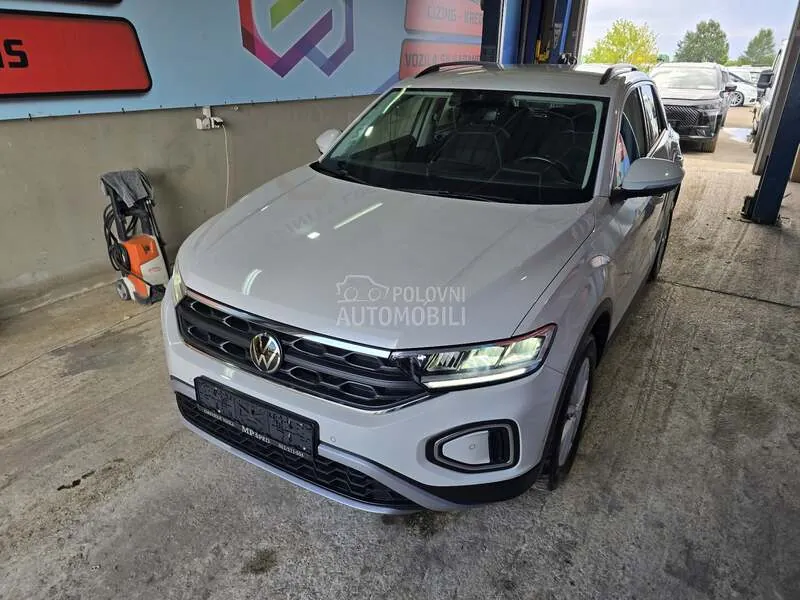 Volkswagen T-Roc 2022 photo 2