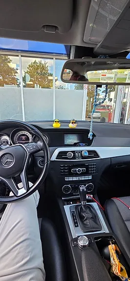 Mercedes-Benz C220
