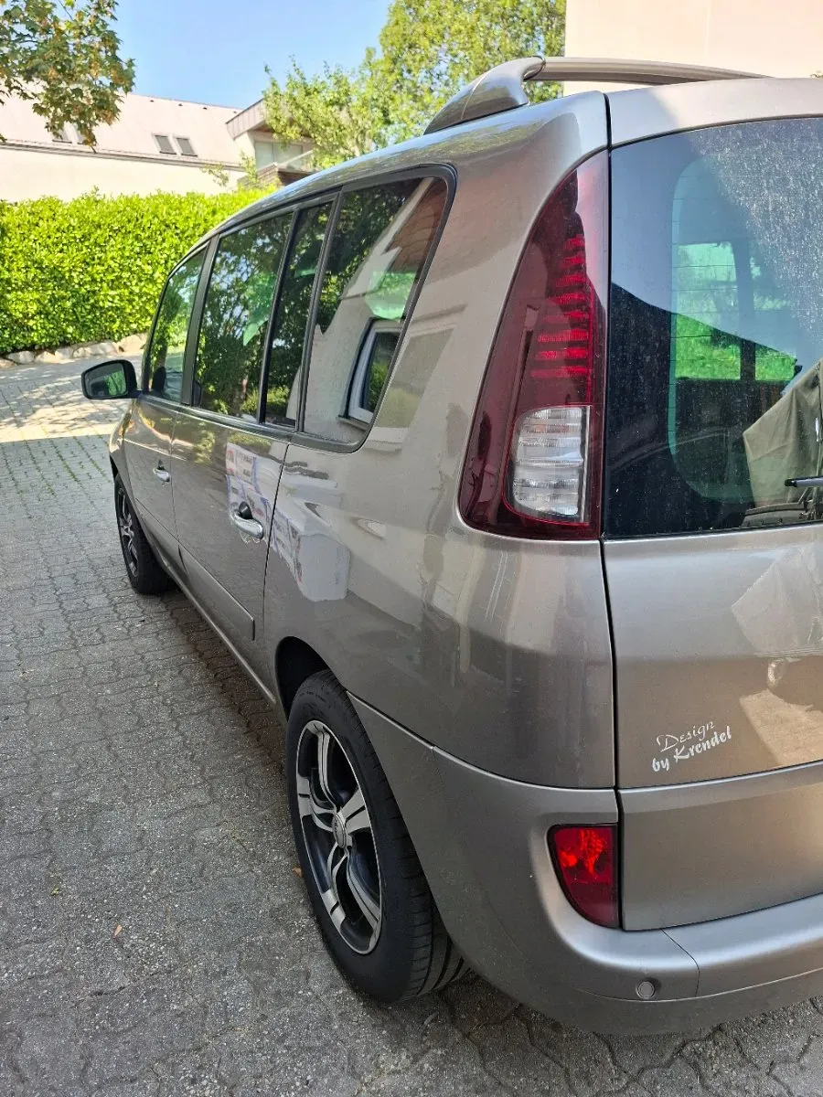 Renault Espace 2011 photo 2