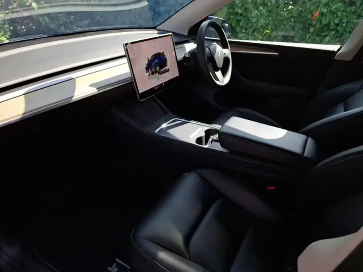 Tesla Model Y 2023 photo 5