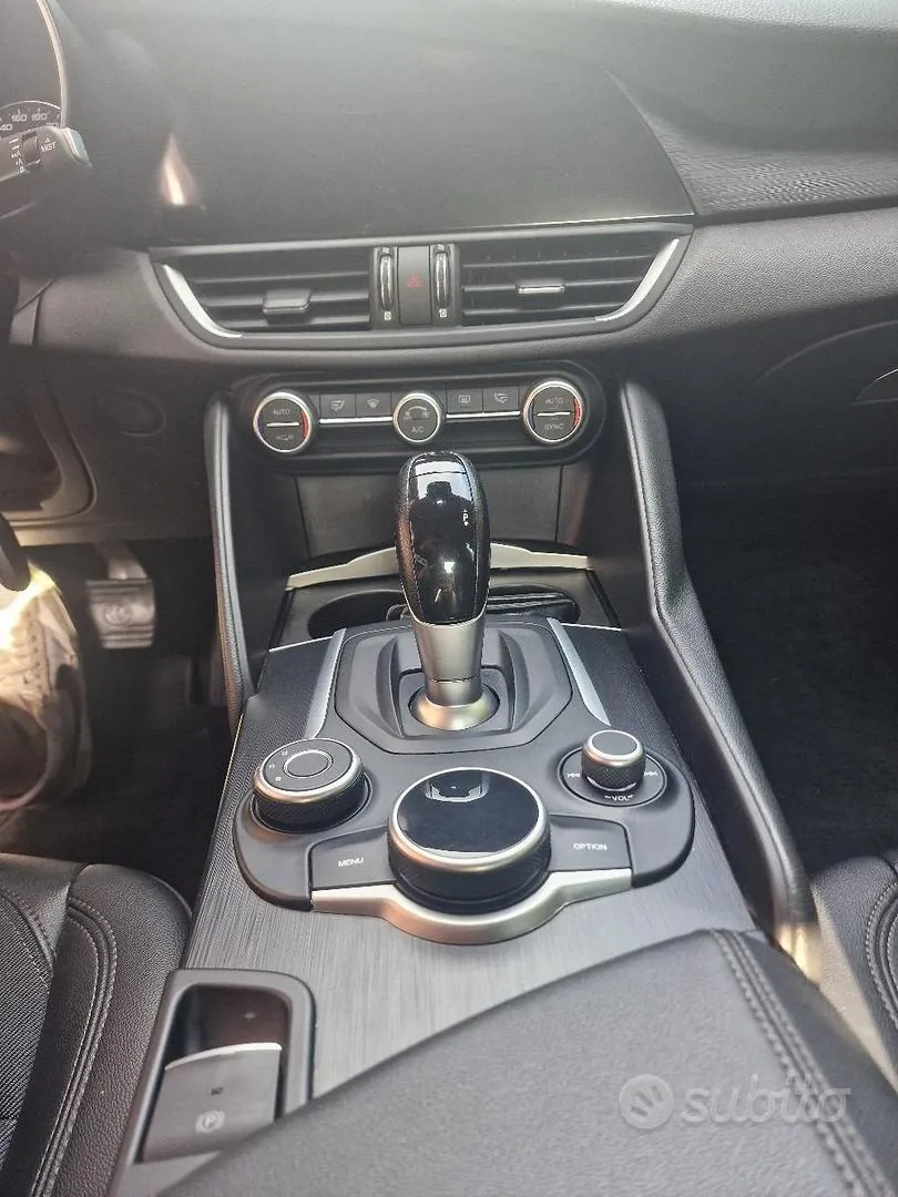 Alfa Romeo Giulia 2018 photo 5