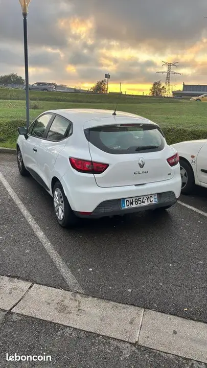 Renault Clio 2015 photo 3