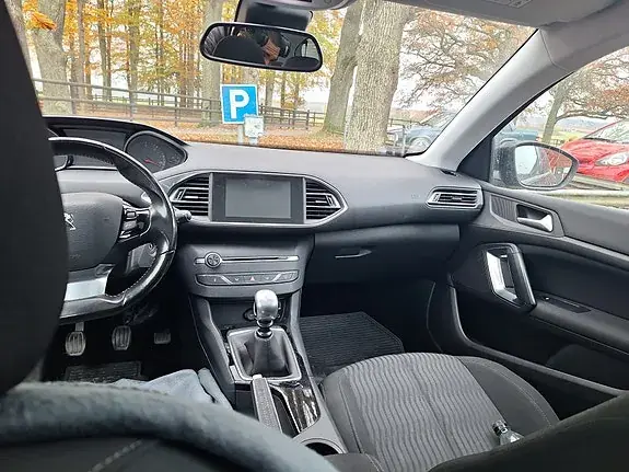 Peugeot 308 2015 photo 5