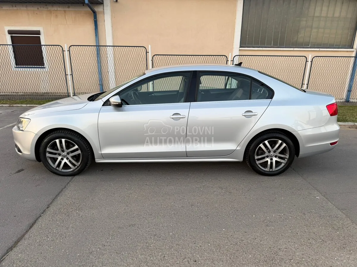 Volkswagen Jetta 2013 photo 3