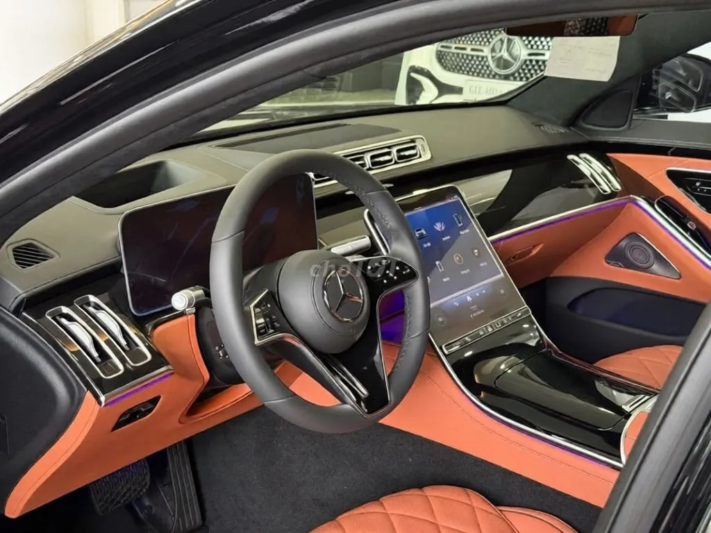 Mercedes-Benz S-Class 2025 photo 3