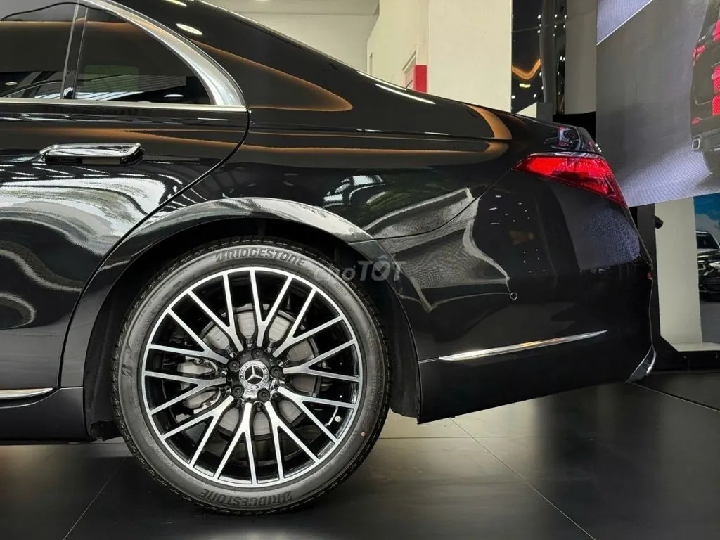 Mercedes-Benz S-Class 2025 photo 4