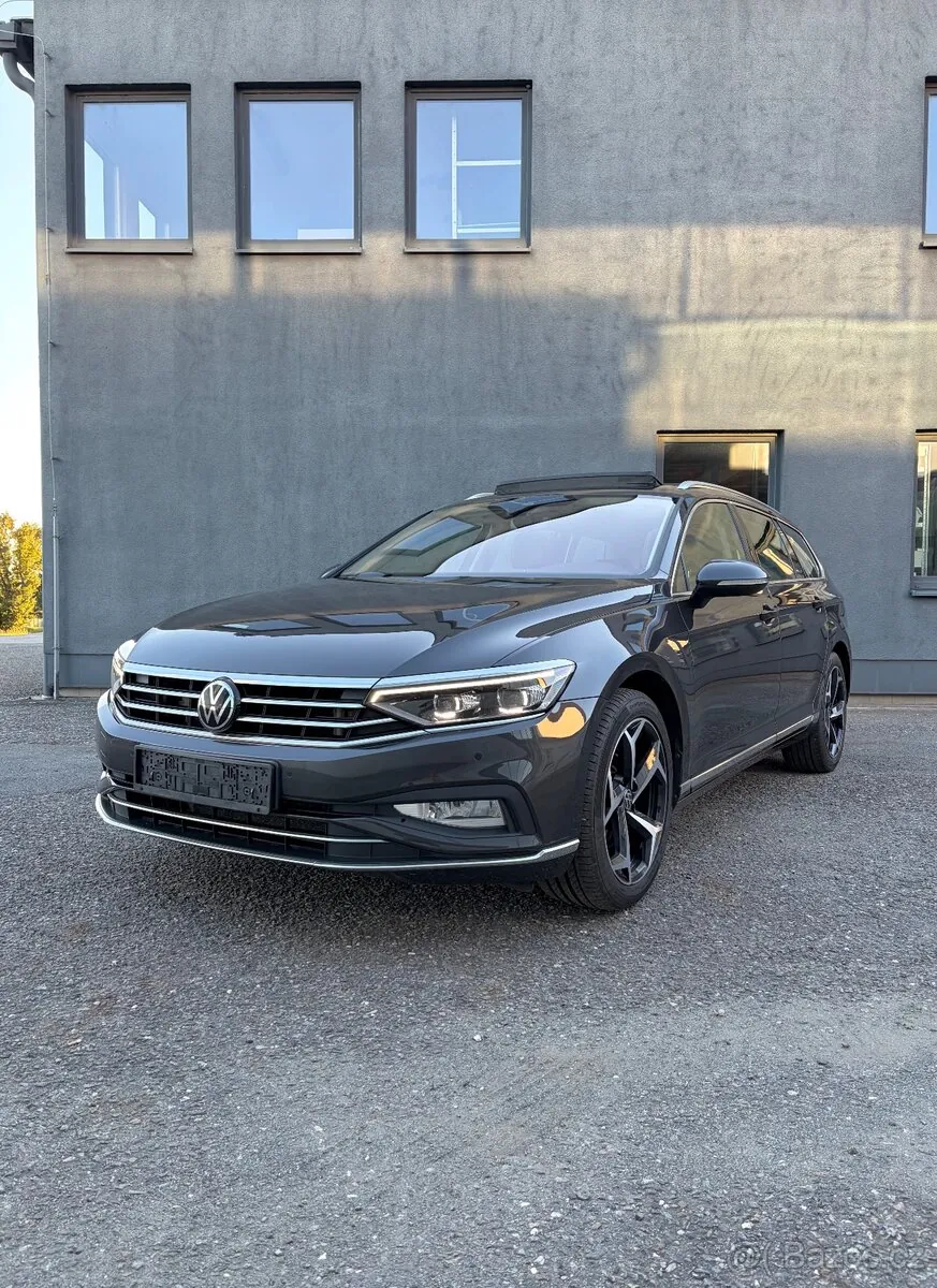 Volkswagen Passat 2022 photo 2