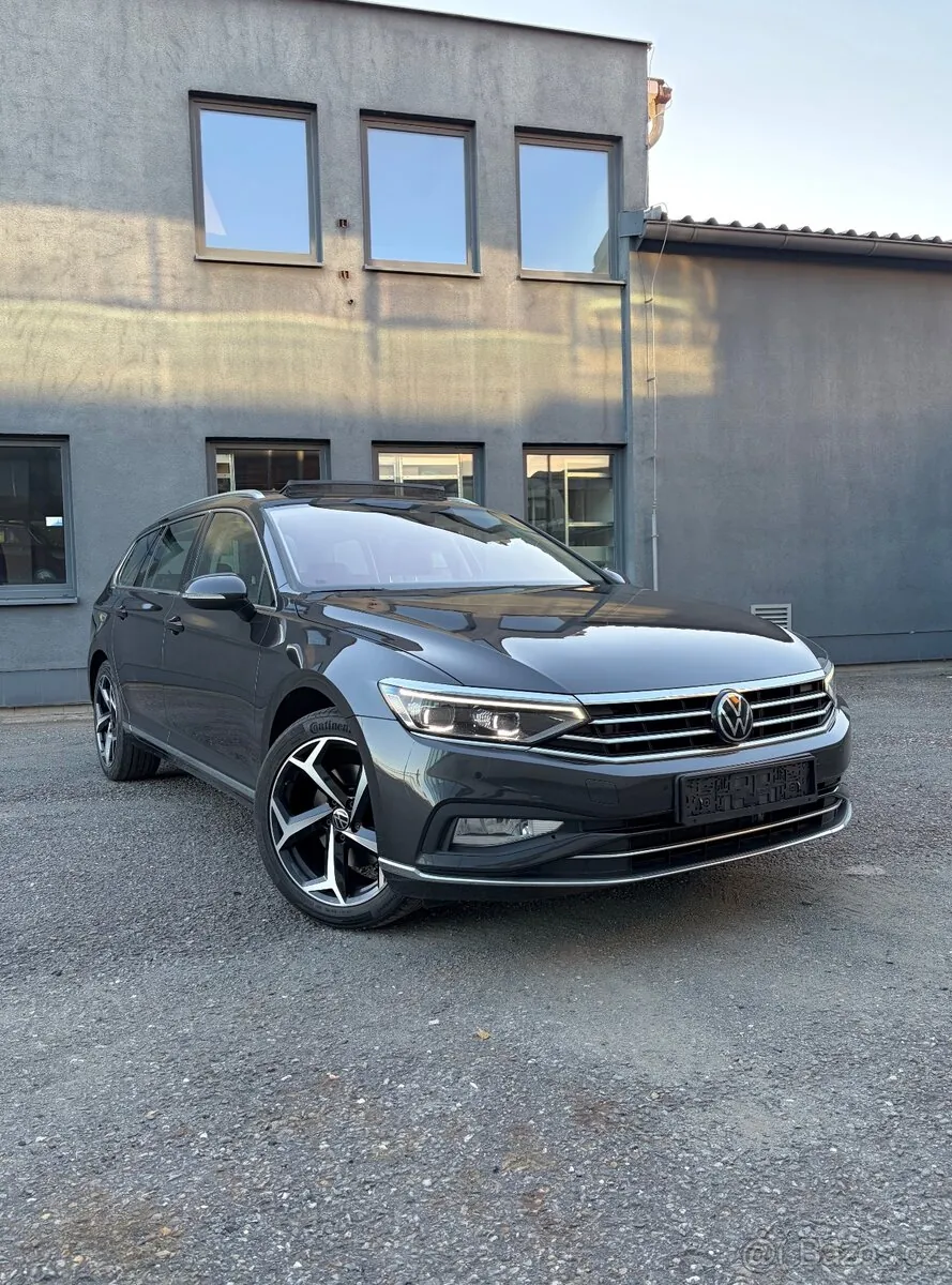 Volkswagen Passat 2022 photo 3
