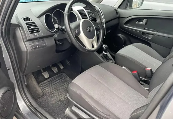 Kia Venga 2011 photo 4