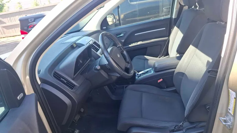 Dodge Journey 2010 photo 4