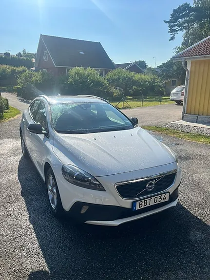 Volvo V40 Cross Country 2014 photo 2