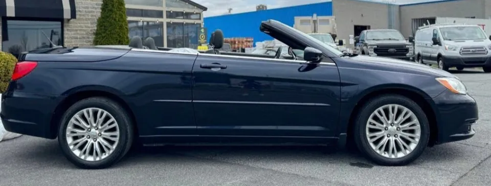 Chrysler 200