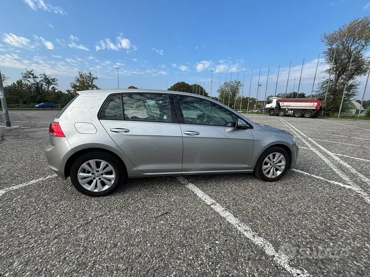 Volkswagen Golf 2013 photo 2