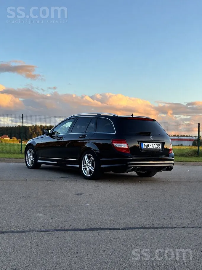 Mercedes-Benz C320 2008 photo 4