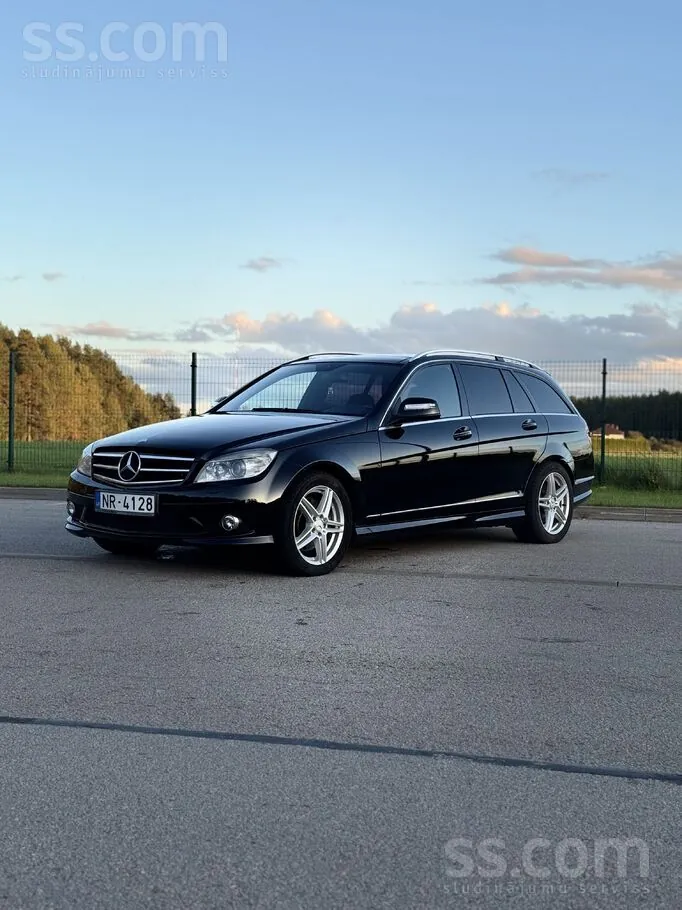 Mercedes-Benz C320