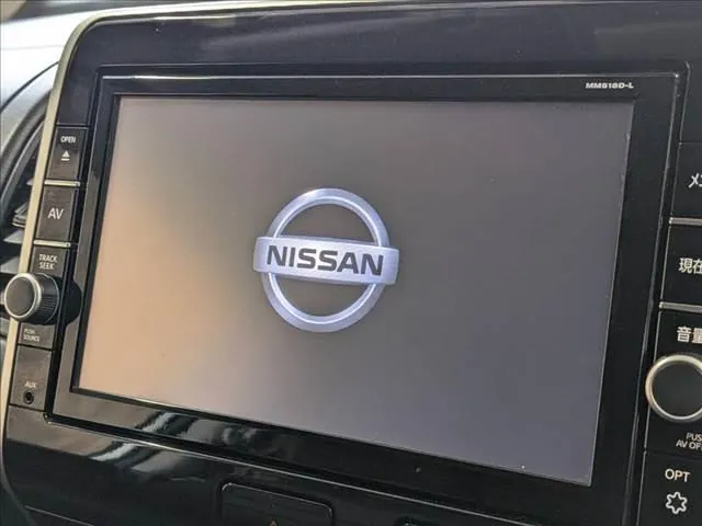 Nissan Serenade 2018 photo 4