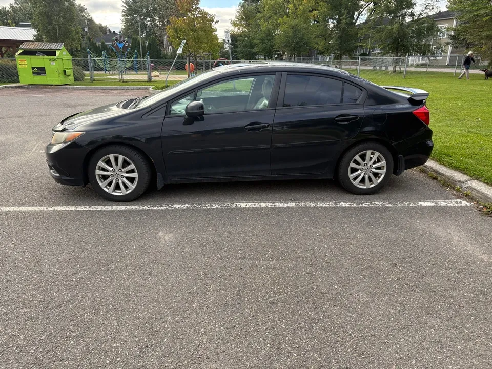 Honda Civic 2012 photo 3