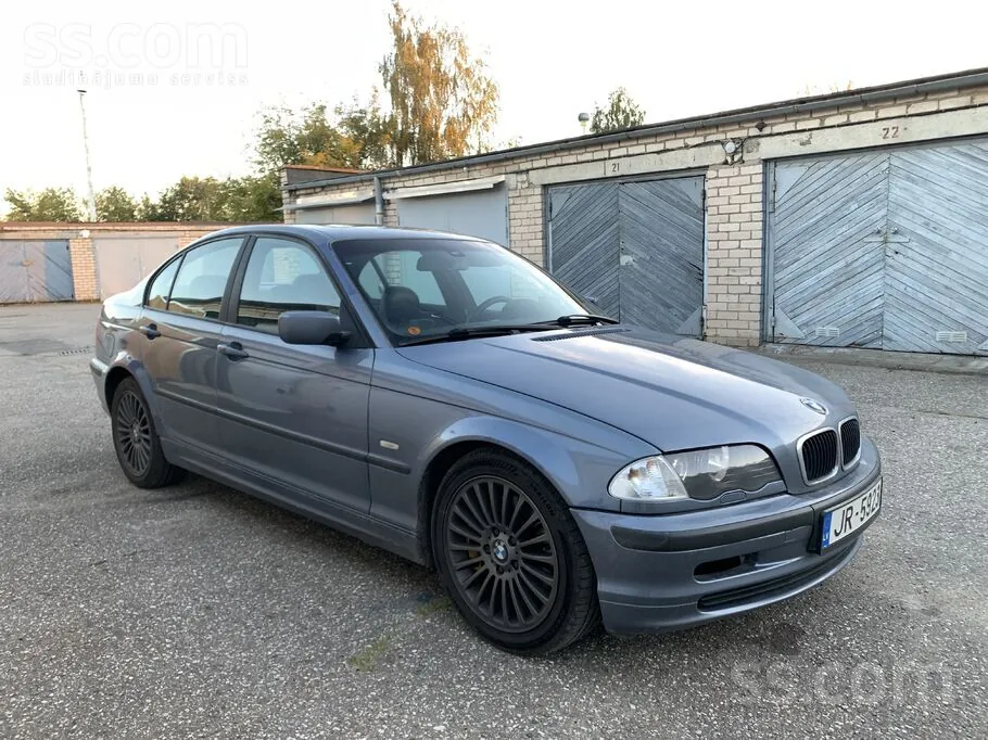 BMW 330