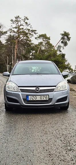 Opel Astra 2010 photo 4