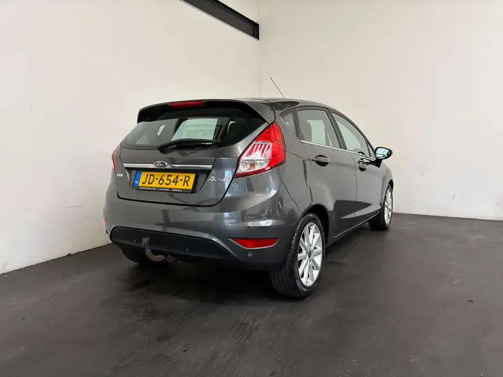 Ford Fiesta 2016 photo 2