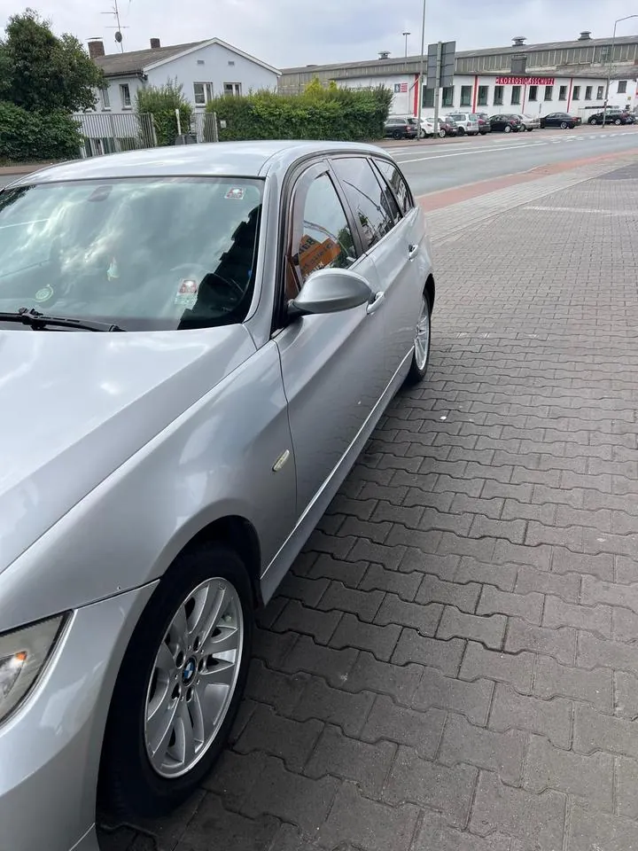 BMW E90