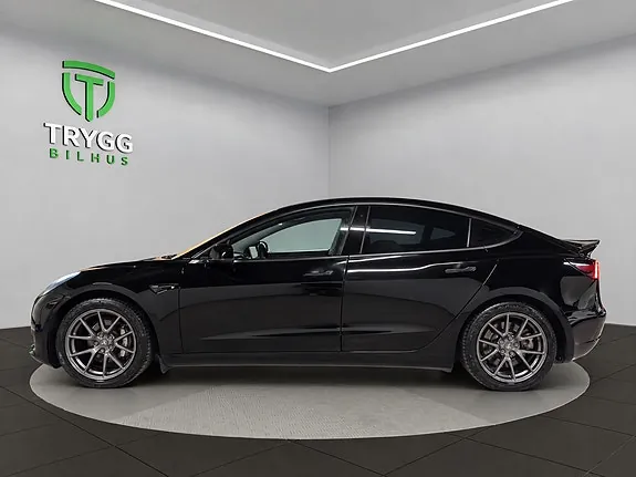 Tesla Model 3 2021 photo 2