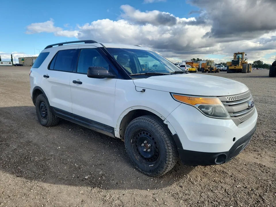 Ford Explorer 2013 photo 2