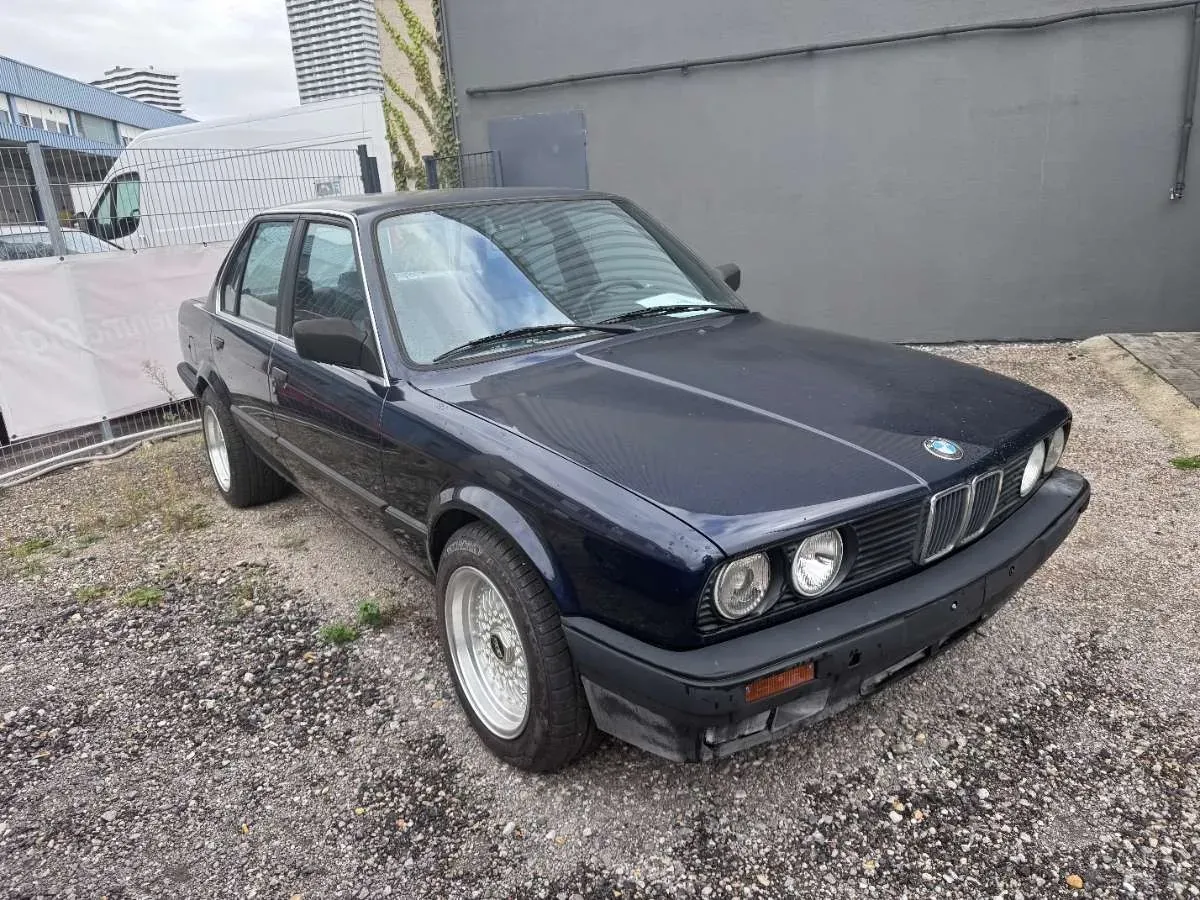 BMW 3 Series 1989 photo 3