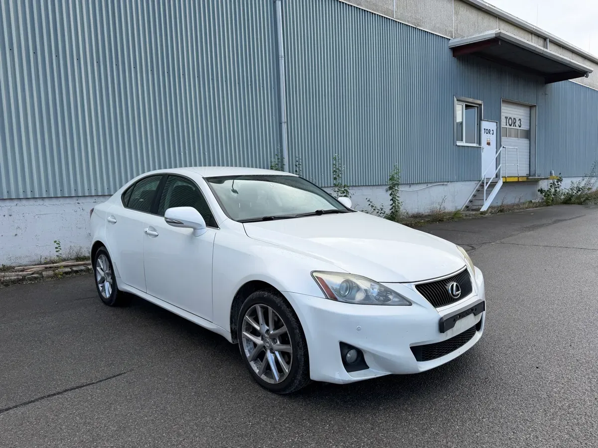 Lexus Is 2010 photo 3