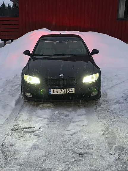 BMW 325Xi 2009 photo 4