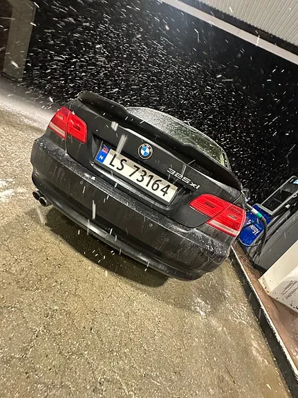 BMW 325Xi 2009 photo 3