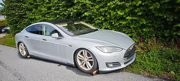 Tesla Model S 2014 photo 4