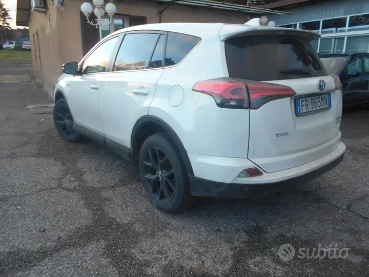 Toyota Rav4 2018 photo 4