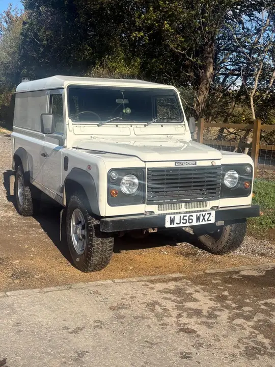 Land Rover Defender 110