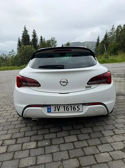 Opel Astra 2012 photo 4