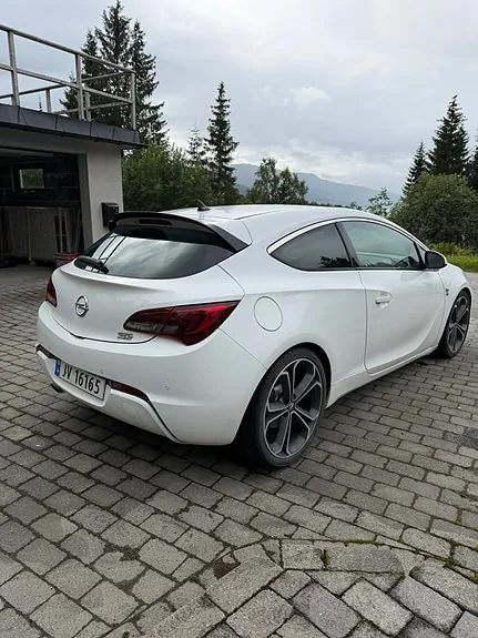 Opel Astra 2012 photo 5