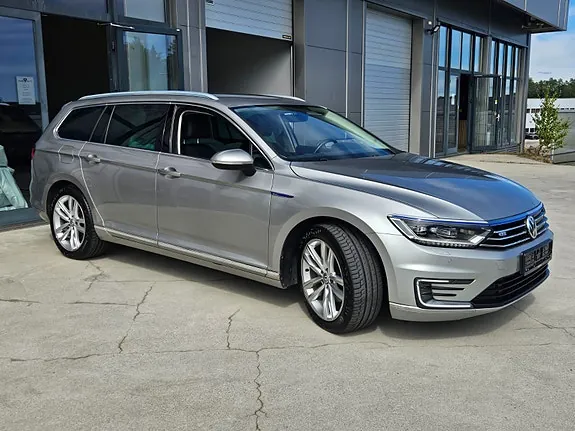 Volkswagen Passat 2016 photo 2