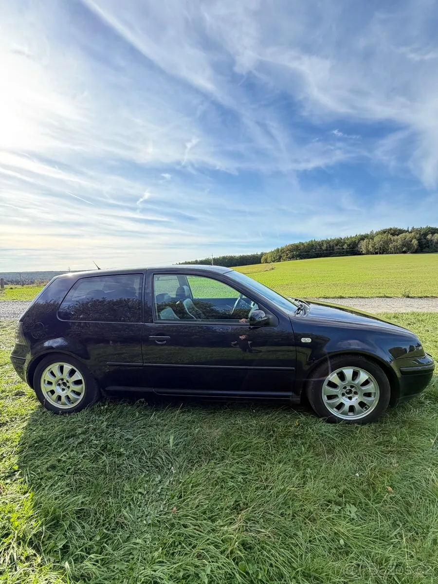 Volkswagen Golf 2003 photo 4