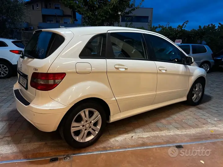 Mercedes-Benz B 180 Cdi 2009 photo 5