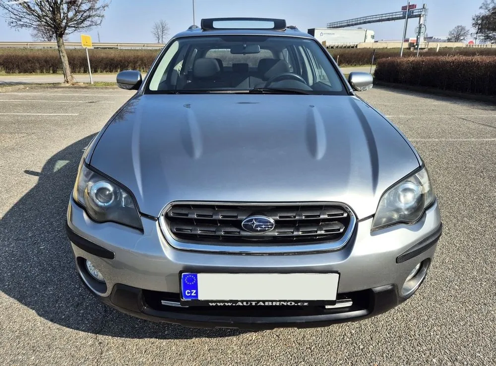 Subaru Legacy 2006 photo 2
