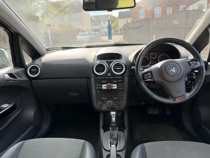 Vauxhall Corsa 2010 photo 4