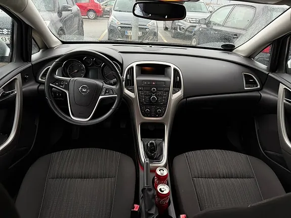 Opel Astra 2010 photo 5