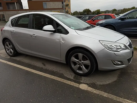 Opel Astra 2010 photo 3