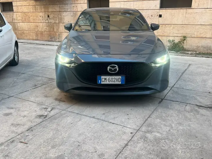 Mazda 3 2023 photo 3