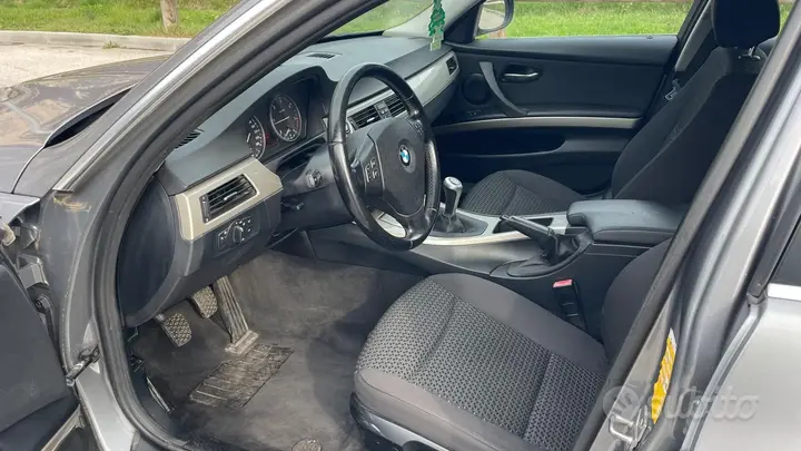 BMW 320D 2011 photo 5