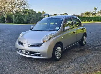 Nissan March 2009 photo 3