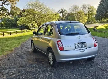 Nissan March 2009 photo 2